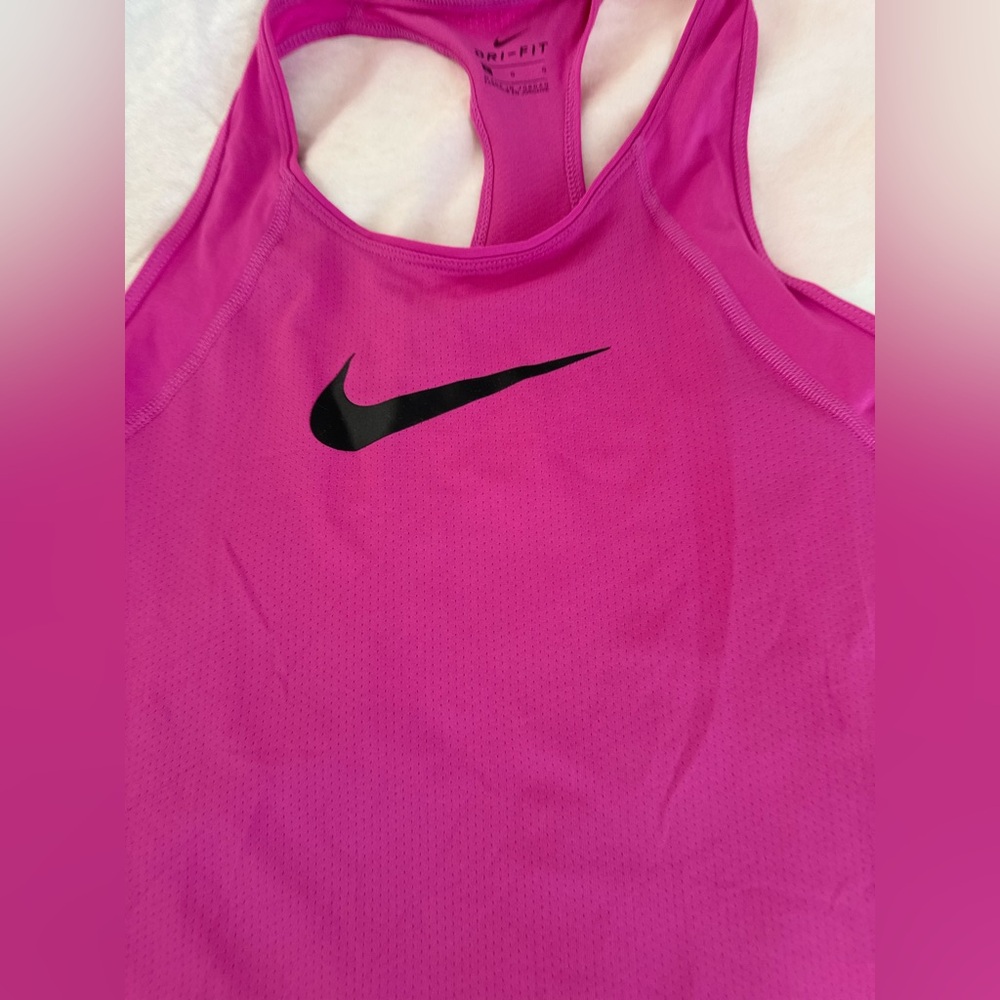 Nike top - Picture 2 of 4